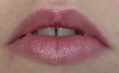shiseido_rd_404_gloss_swatch2